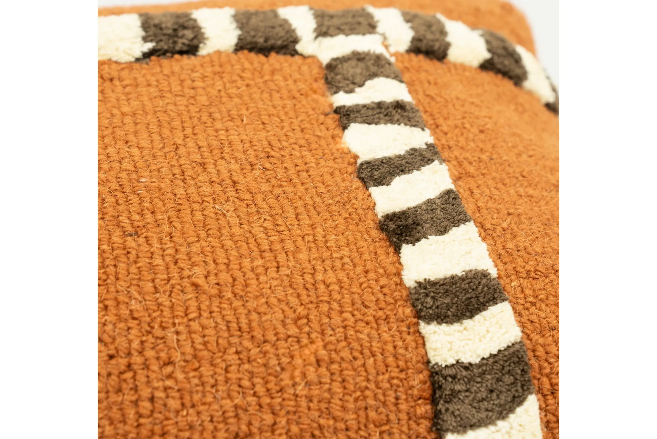 Sierkussen caramel 260302 Stripescape